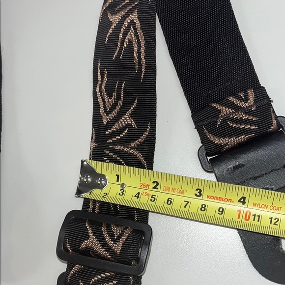 Planet Waves Black and Brown guitar strap / preowned adjustable sizing - Picture 7 of 7